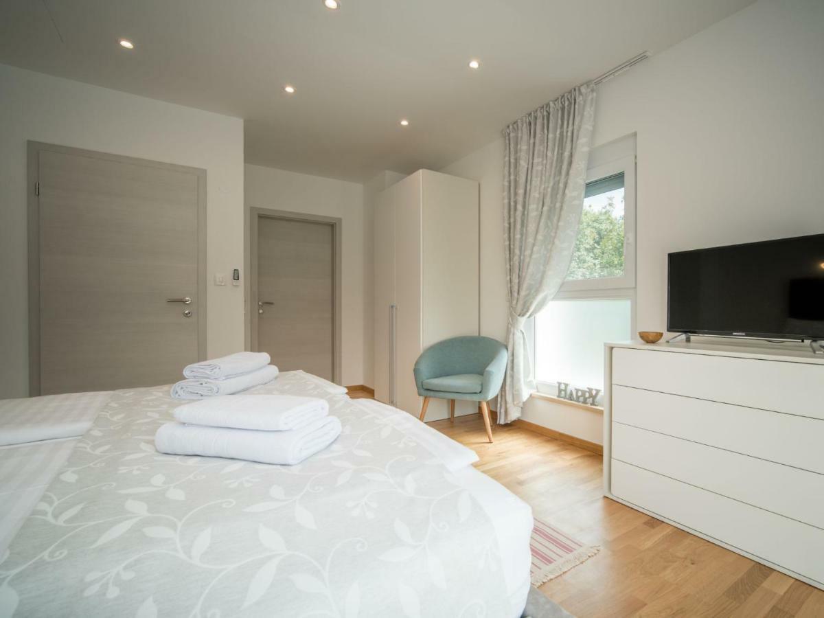 Holiday Home Andela By Interhome Dobrinj Bagian luar foto