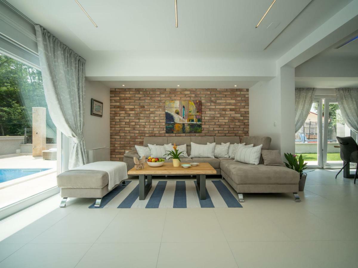 Holiday Home Andela By Interhome Dobrinj Bagian luar foto