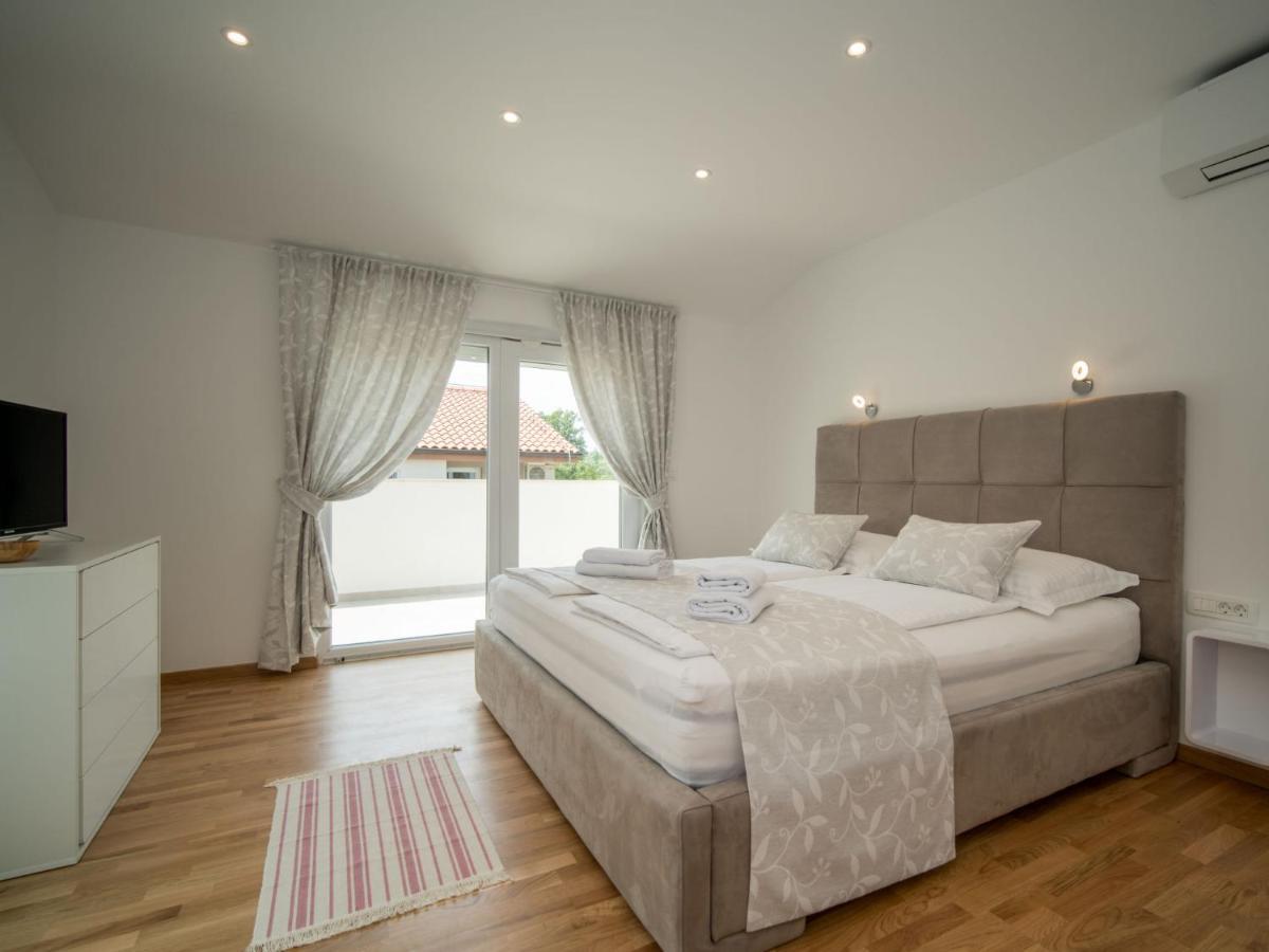 Holiday Home Andela By Interhome Dobrinj Bagian luar foto